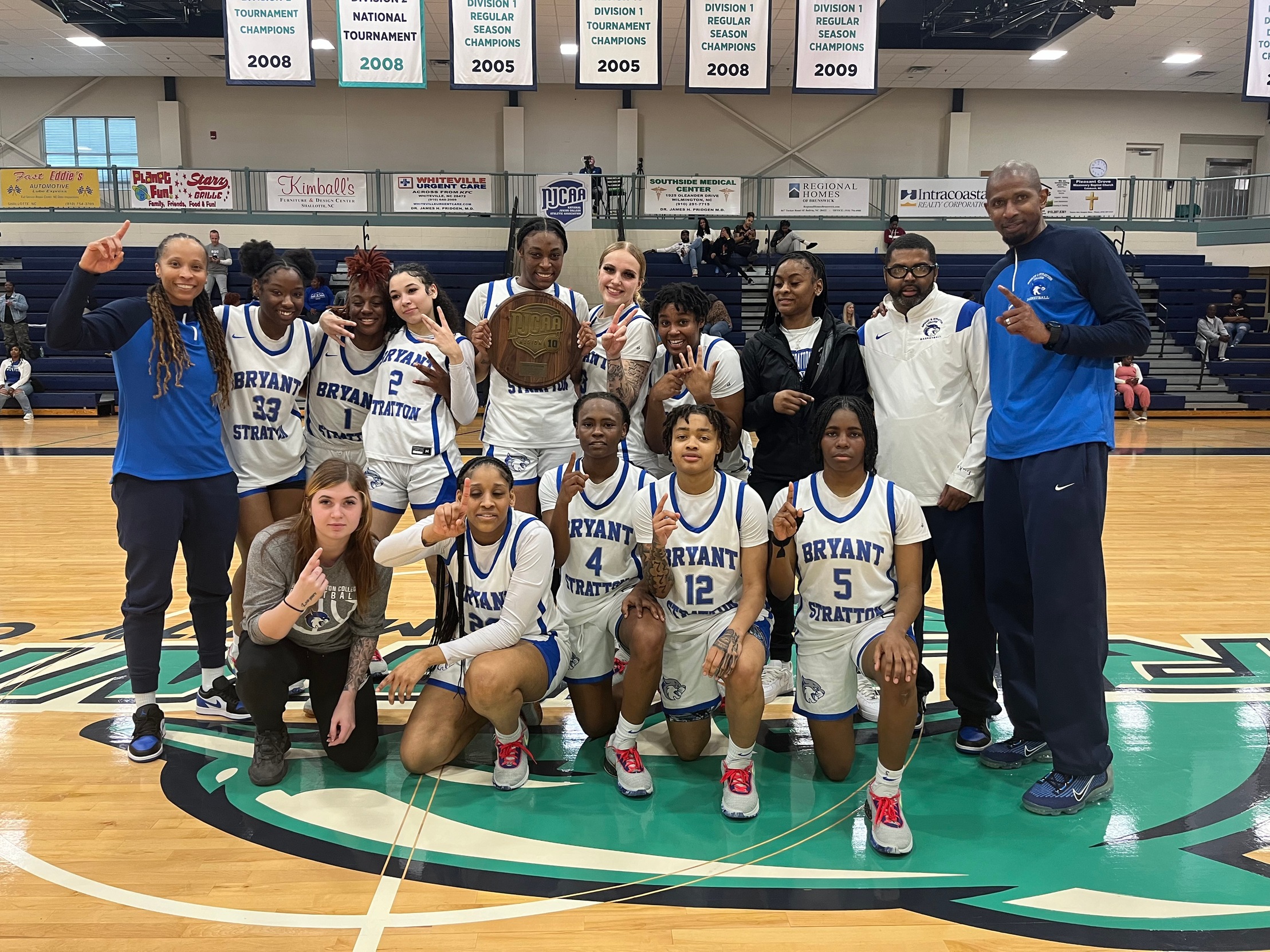 Bryant &amp; Stratton wins DII Women's Basketball Region/South Atlantic District Championship